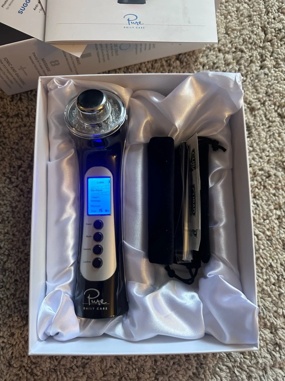 Luma Wand 4-in-1 LED Light Therapy Device - Black